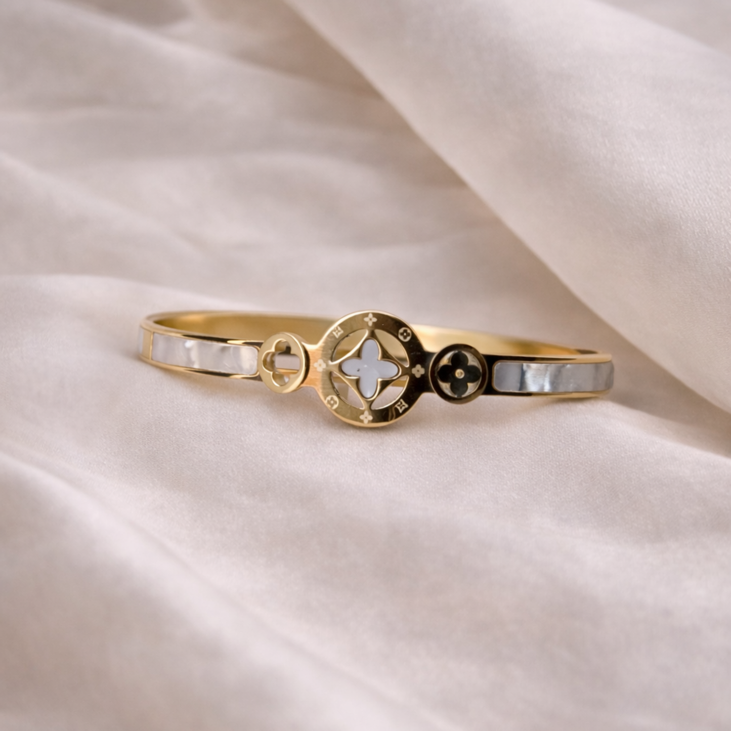 pulsera brazalete core duo dorado joyería premium mujer Ecuador GLOWCHIC