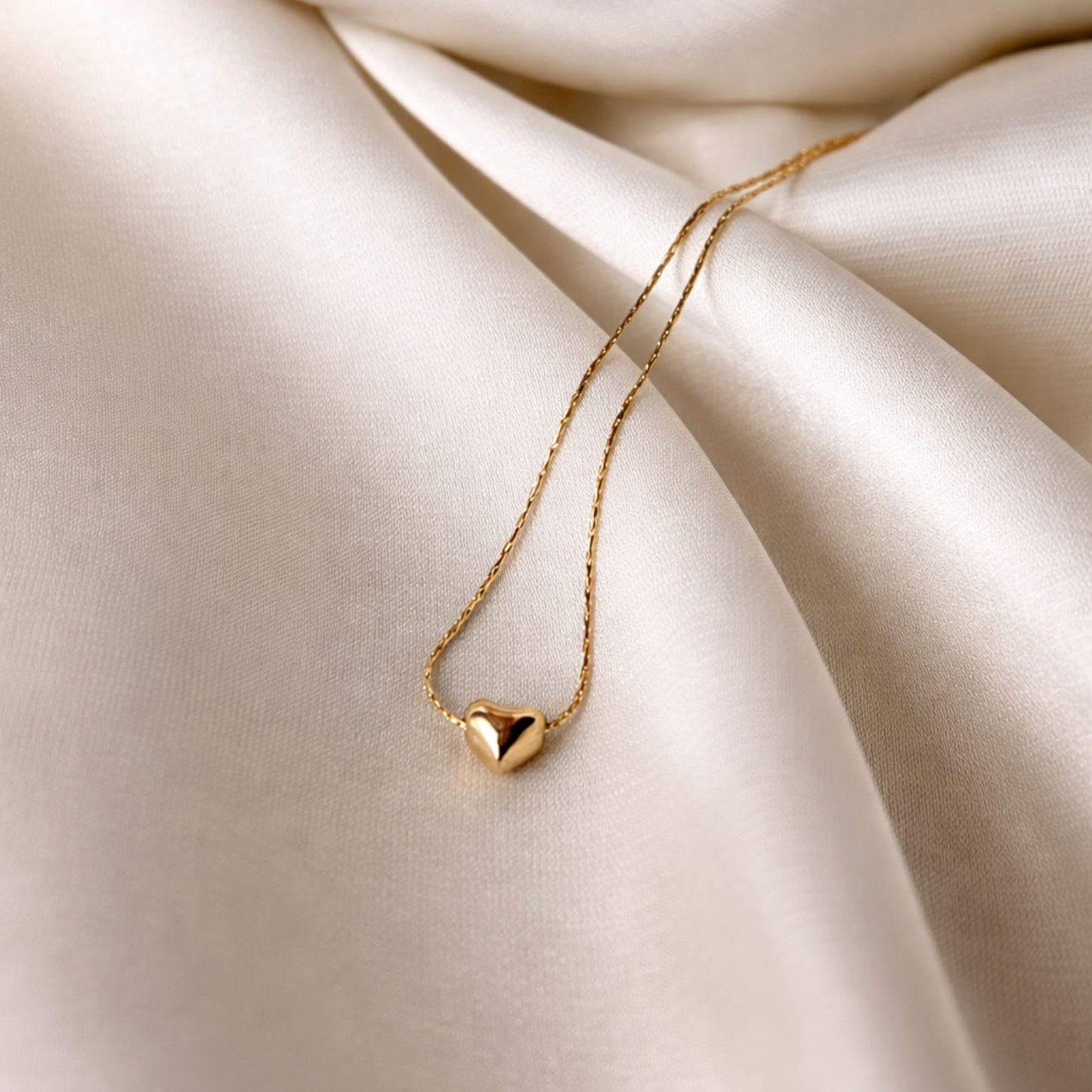 collar cadena lía dorado acero inoxidable joyería premium minimalista mujer Ecuador GLOWCHIC