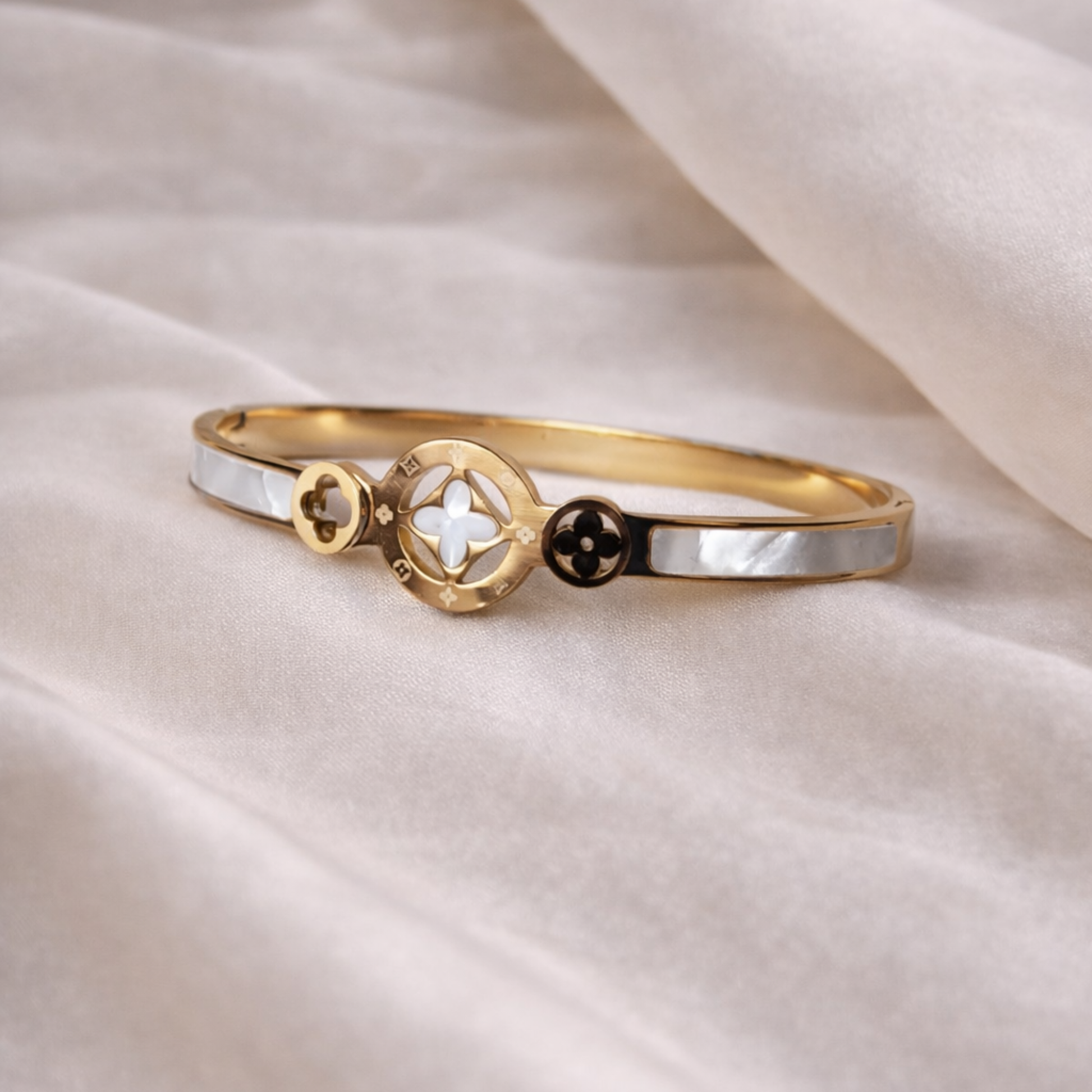 pulsera brazalete core duo dorado joyería premium mujer Ecuador GLOWCHIC