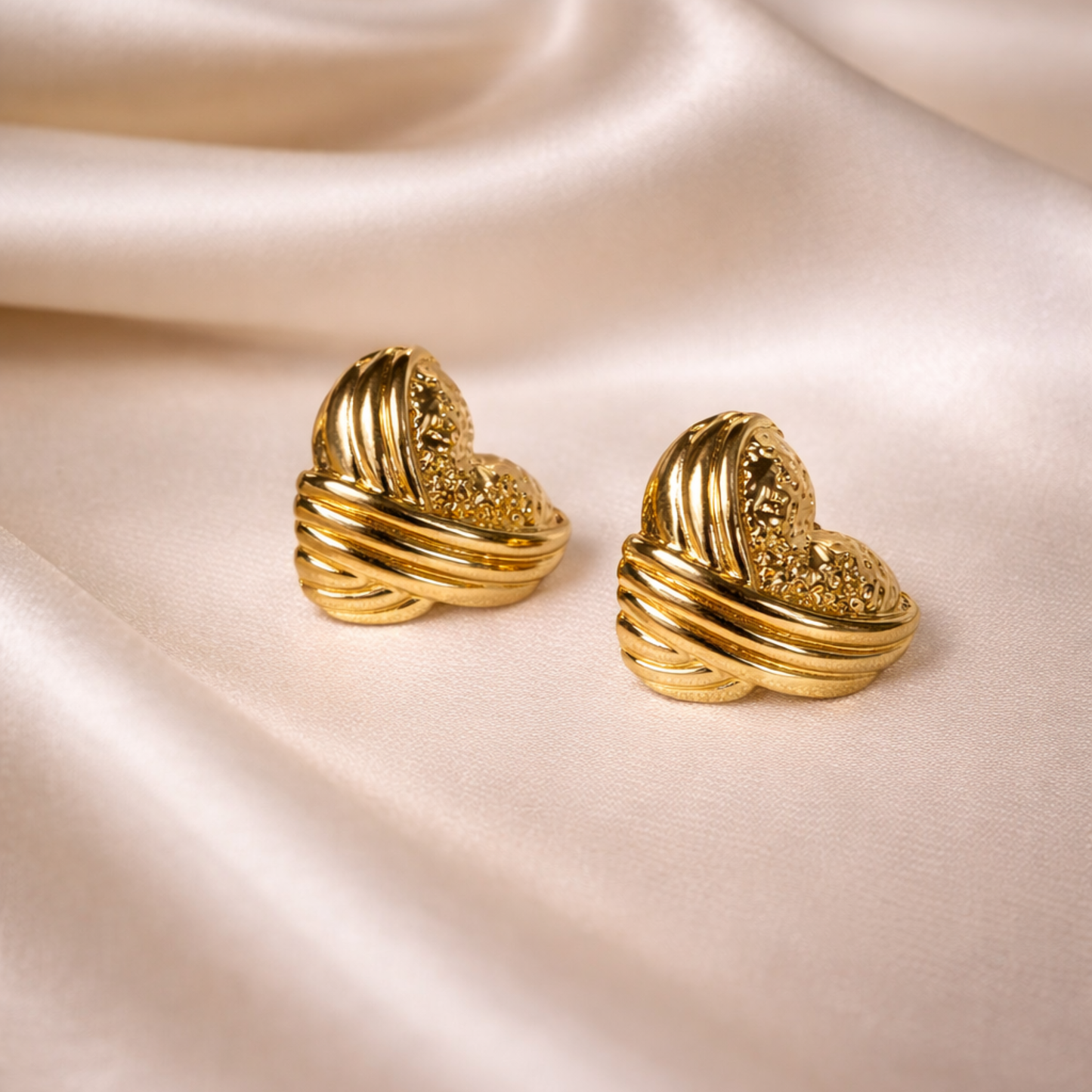 aretes aretes alma dorado acero inoxidable joyería premium minimalista mujer Ecuador GLOWCHIC