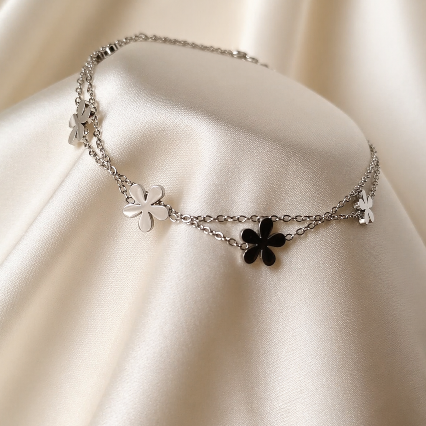 pulsera pulsera flora plateado acero inoxidable joyería premium minimalista mujer Ecuador GLOWCHIC