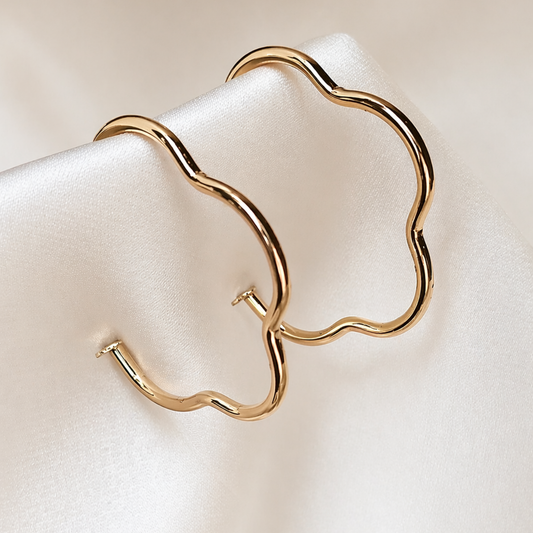 aretes argollas lunmina dorado acero inoxidable joyería premium minimalista mujer Ecuador GLOWCHIC